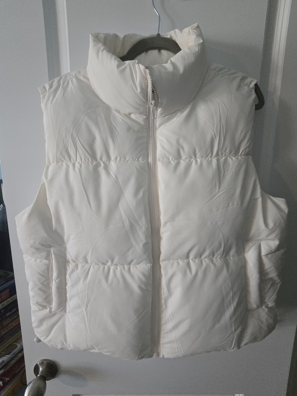 Women's Puffer Vest - Cream Sleeveless Jacket